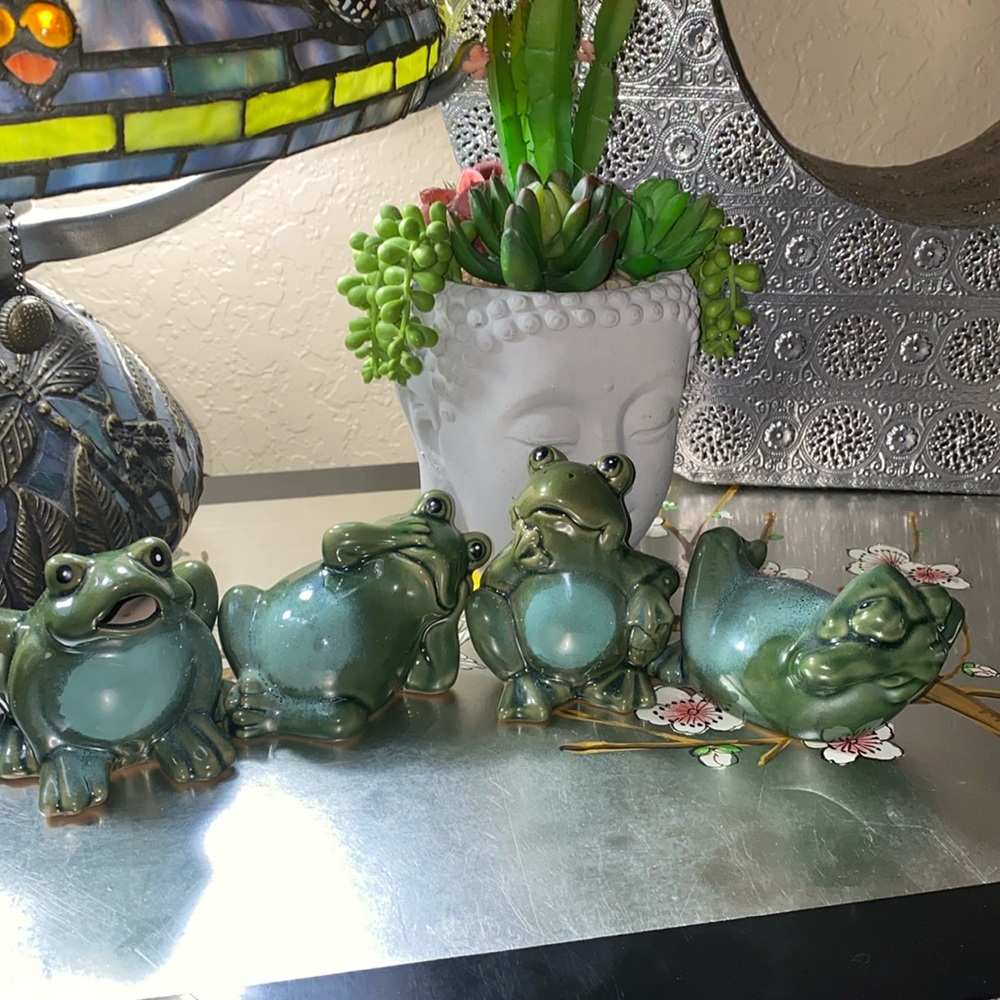 Frogs Frogs and Frogs set of Four 🐸 cute